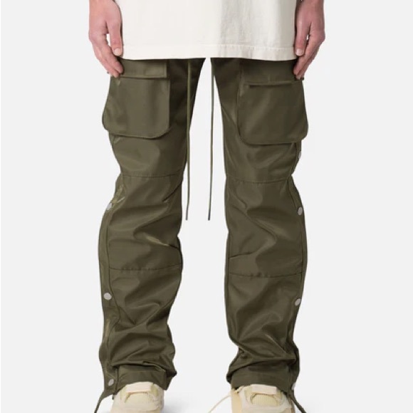 MNML Other - MNML Olive Green Cargo Pants with Snap Details